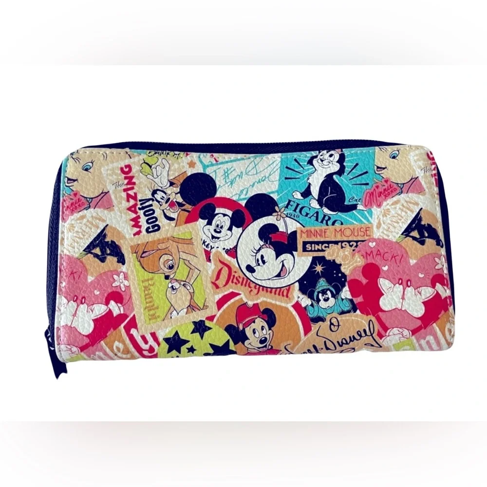 Disney Park Authentic Character Wallet.